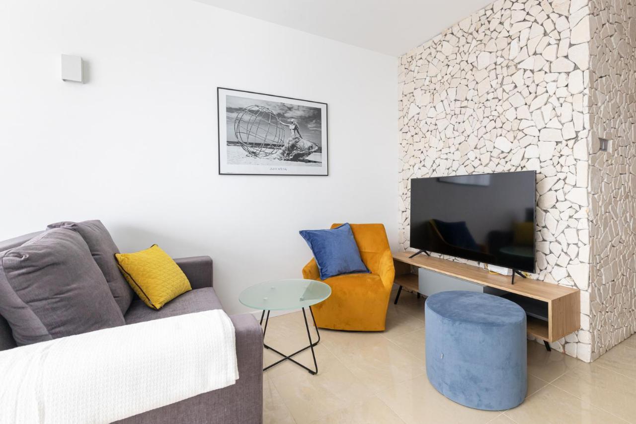 Sierpinskiego 1A - Studio With Balcony & Desk - Remote Work By Noclegi Renters Varşova Dış mekan fotoğraf